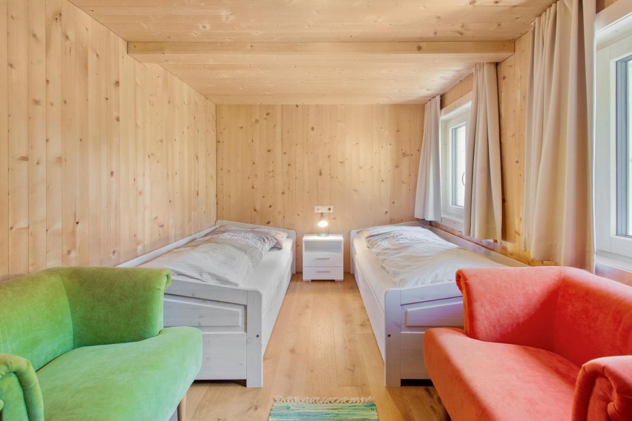 Haus Berghof Bed and Breakfast Schröcken Buitenkant foto