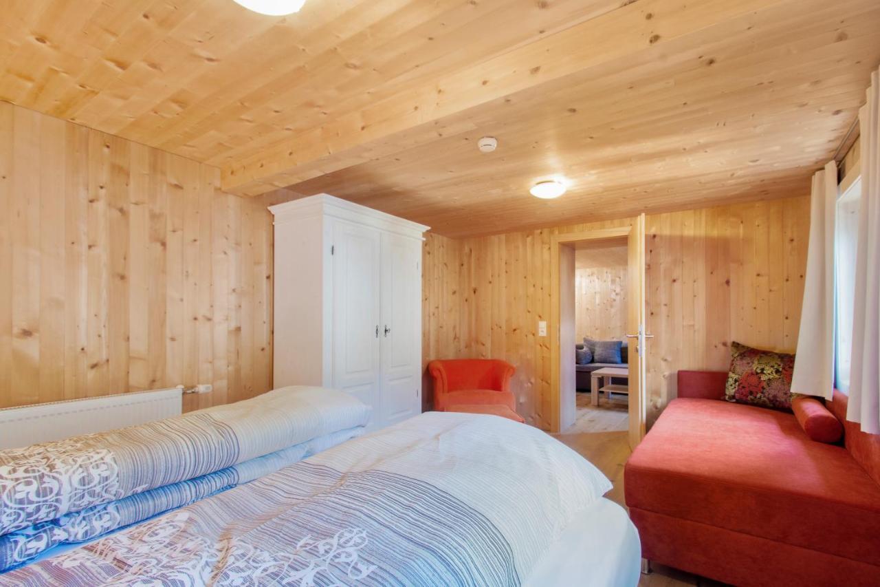 Haus Berghof Bed and Breakfast Schröcken Buitenkant foto